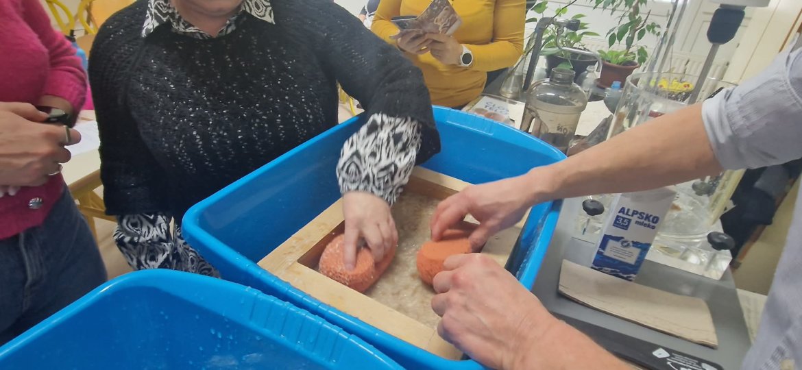 57b2019f-44ca-4a94-bd3e-5308c42ad0ba